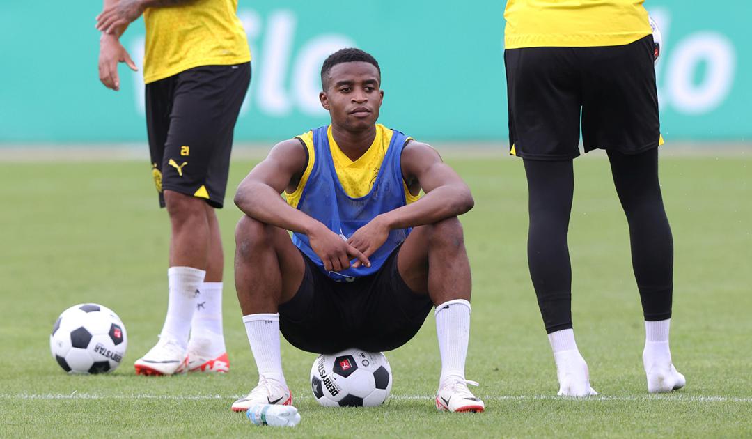 Youssoufa Moukoko beim Training seines Vereins Borussia Dortmund