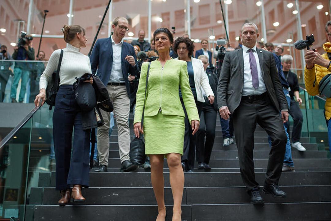 Sahra Wagenknecht (Mitte) im Oktober 2023