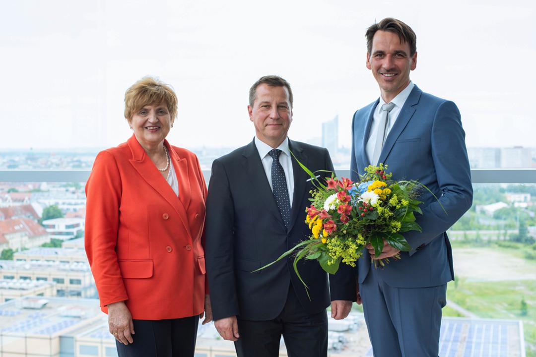 MDR-Intendant Ralf Ludwig mit Birgit Diezel (links) und Mirko Peglow (rechts)