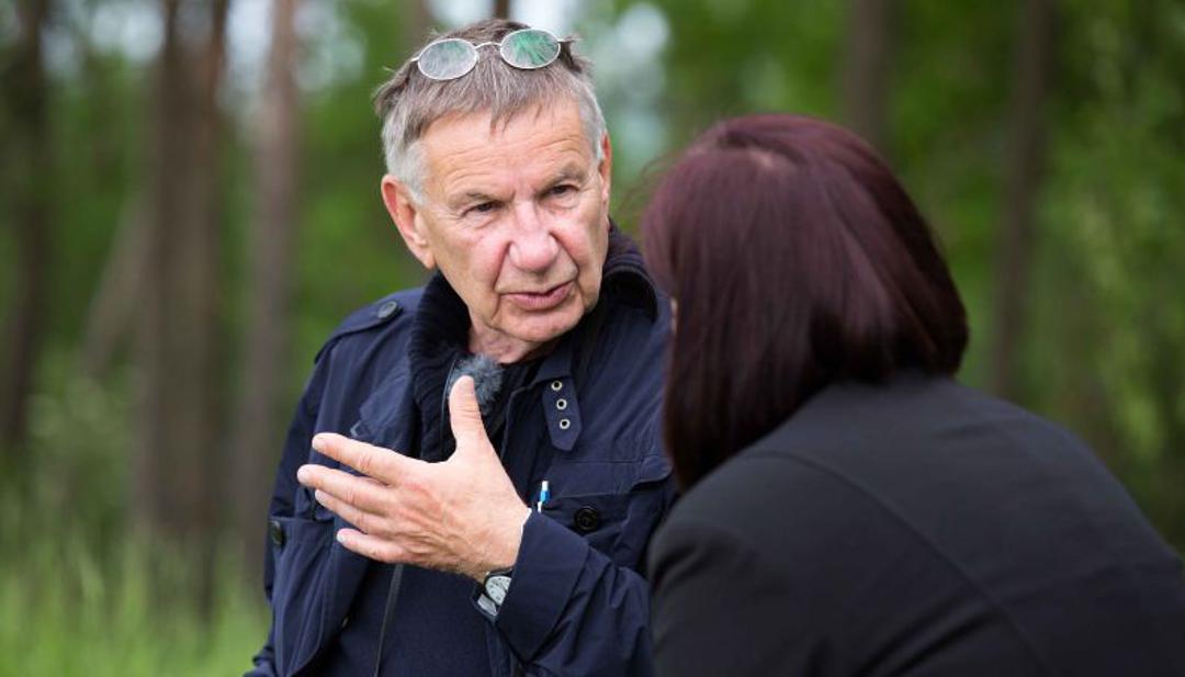 Regisseur Volker Koepp bei Dreharbeiten zu seinem Film "Landstück" (2016)