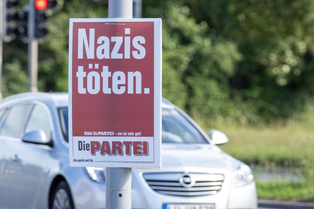 Wahlplakat von "Die Partei" in Ludwigshafen zur Europawahl 2024