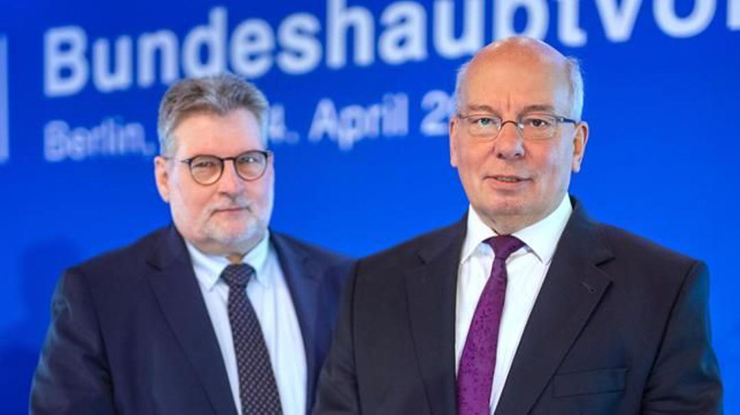 Der Vorsitzende der Deutschen Polizeigewerkschaft, Rainer Wendt (rechts), und sein Stellvertreter Ralf Kusterer