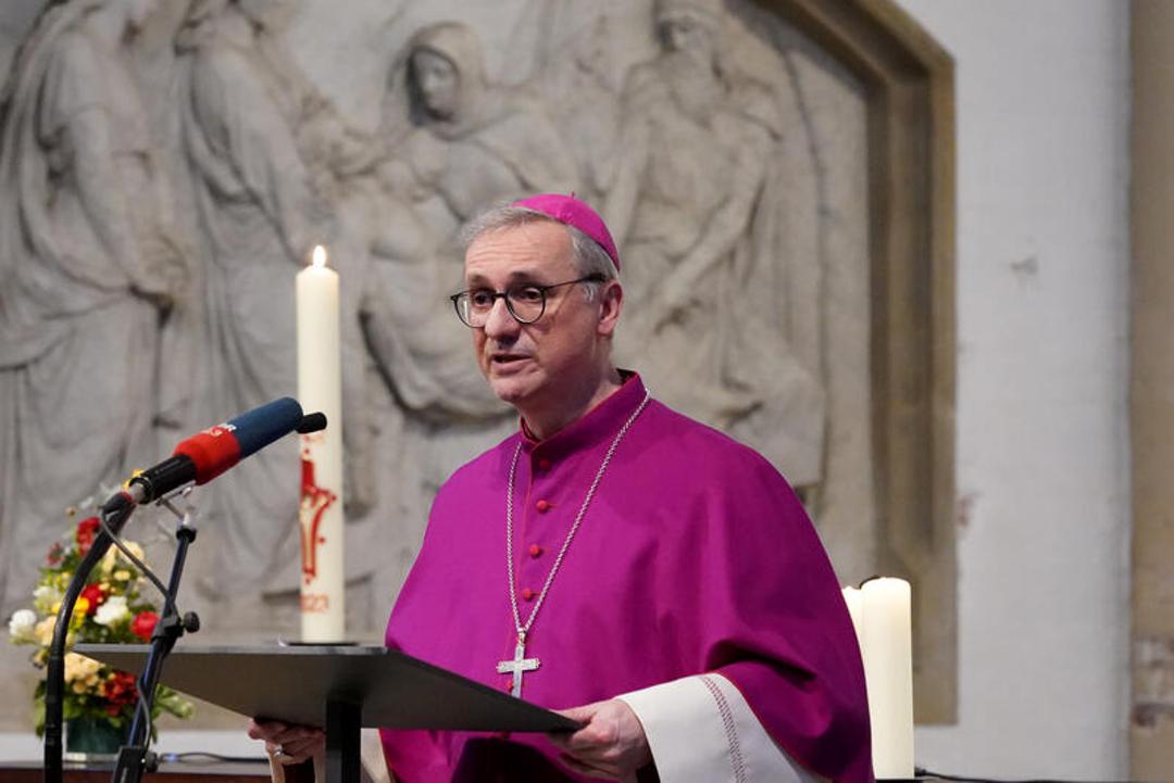 Live im Ersten am späten Heiligabend: die katholische Christmette aus Hamburg mit Erzbischof Stefan Heße (Archivbild)