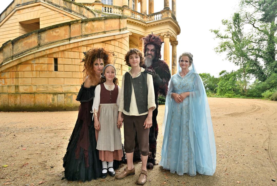 Christina Große als Hexe, Alma von Aulock als Rose, Leo Alonso-Kallscheuer als Heinrich, Detlev Buck als Teufel und Johanna Gastdorf als Zauberin Liebegüte bei den Dreharbeiten zu "Das Märchen von der silbernen Brücke"