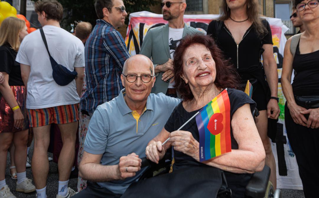 Peggy Parnass mit dem Ersten Hamburger Bürgermeister Peter Tschentscher beim Christopher Street Day (CSD) im August 2024