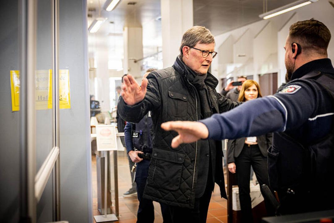 Erzbischof Rainer Maria Woelki (links) im März 2023 im Kölner Landgericht