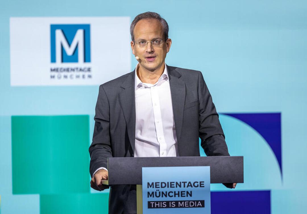 BLM-Präsident Schmiege bei den Medientagen München im vergangenen Oktober