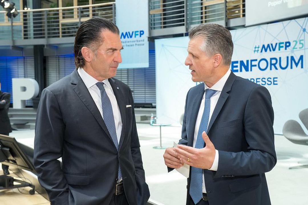Kanzleramtsminister Thorsten Frei (rechts) im Gespräch mit dem MVFP-Vorsitzenden Philipp Welte