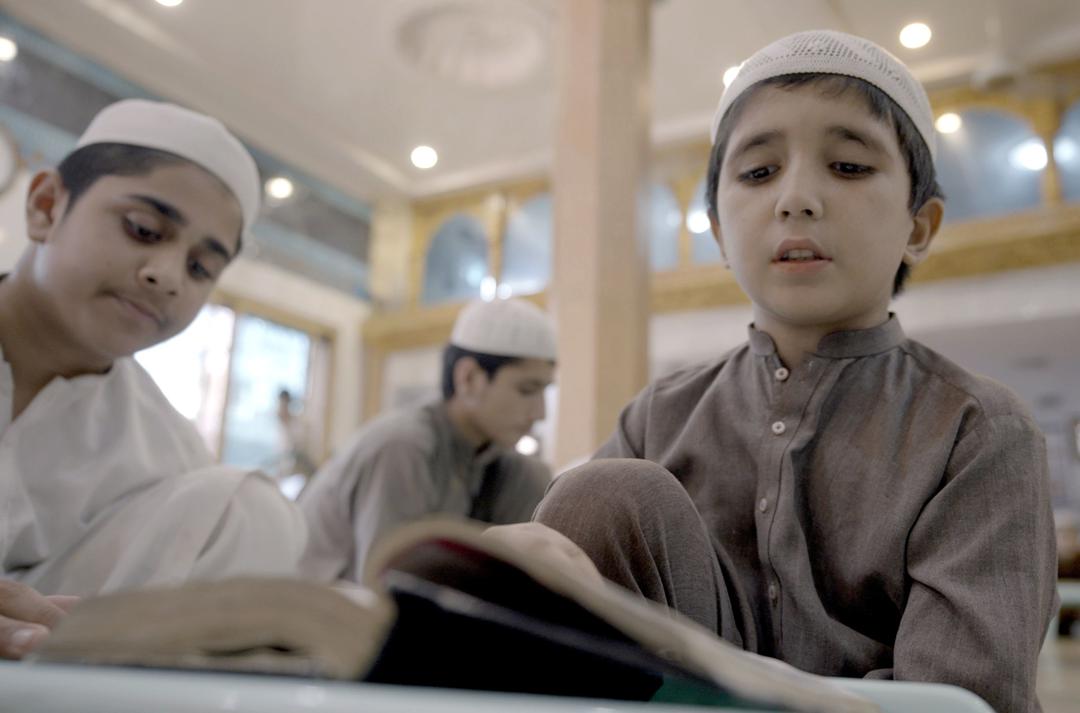 Arme Familien in Pakistan können sich staatliche Schulen nicht leisten und schicken ihre Kinder stattdessen Religionsschulen