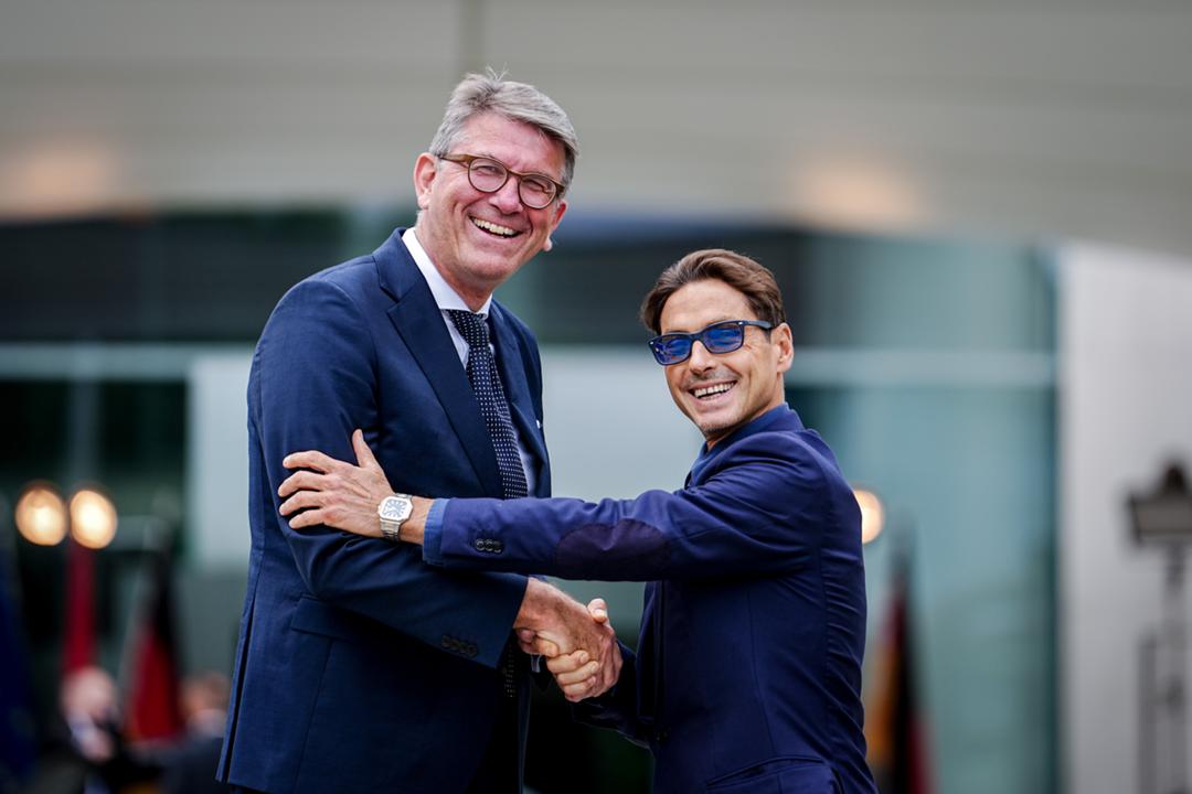 Kulturstaatsminister Wolfram Weimer (l.) empfing den italienischen Medienunternehmer Pier Silvio Berlusconi.