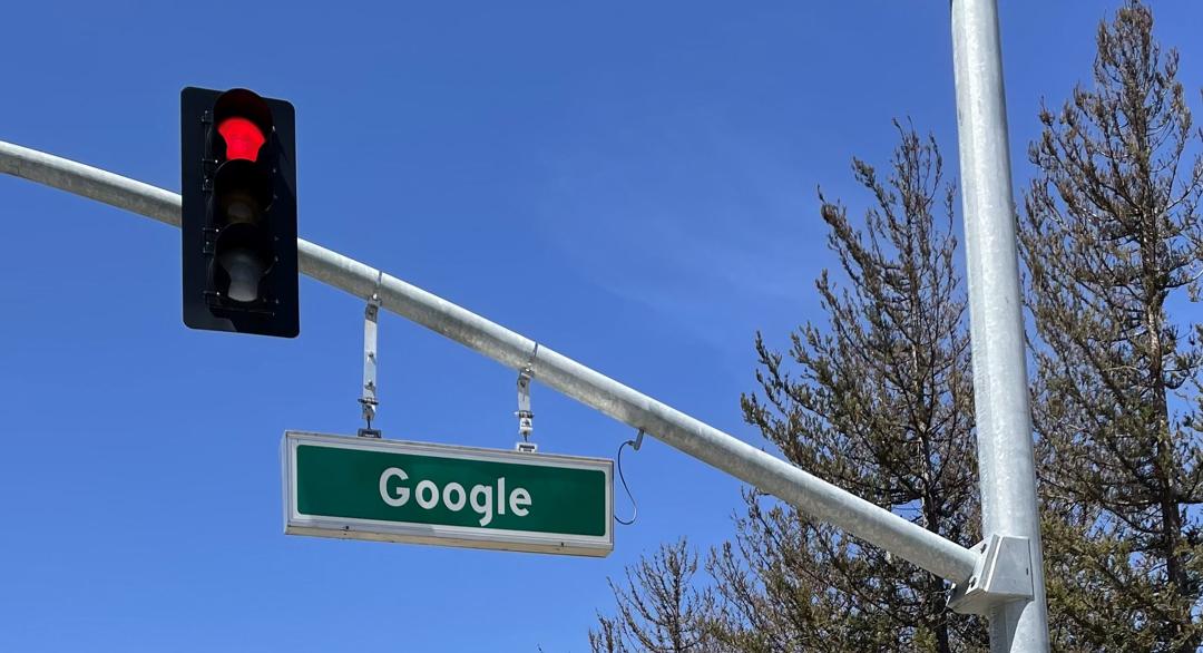 Straßenschild am Google-Headquarter in Mountain View