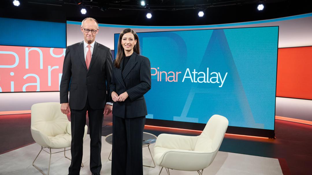 Bundeskanzler Friedrich Merz im Studio von "Pinar Atalay"