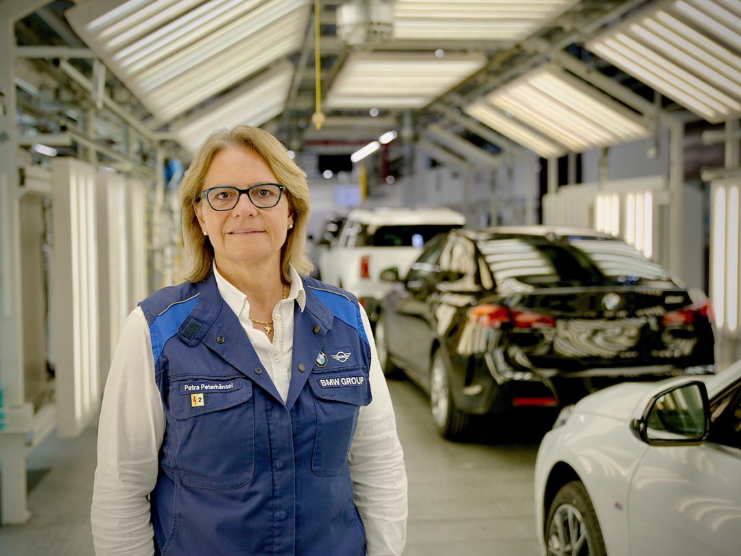 Petra Peterhänsel im VEB Automobilwerk Eisenach. Heute leitet sie das BMW-Werk in Leipzig.