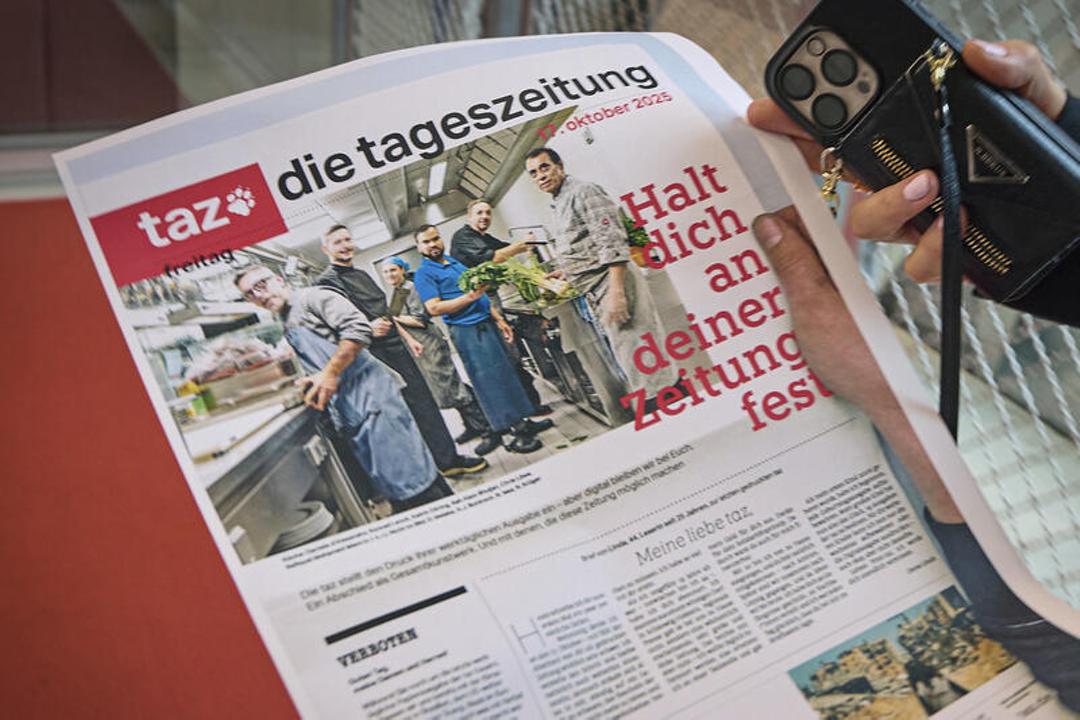 Druckfahne der letzten Seite 1 einer Printausgabe der "tageszeitung" für einen Werktag