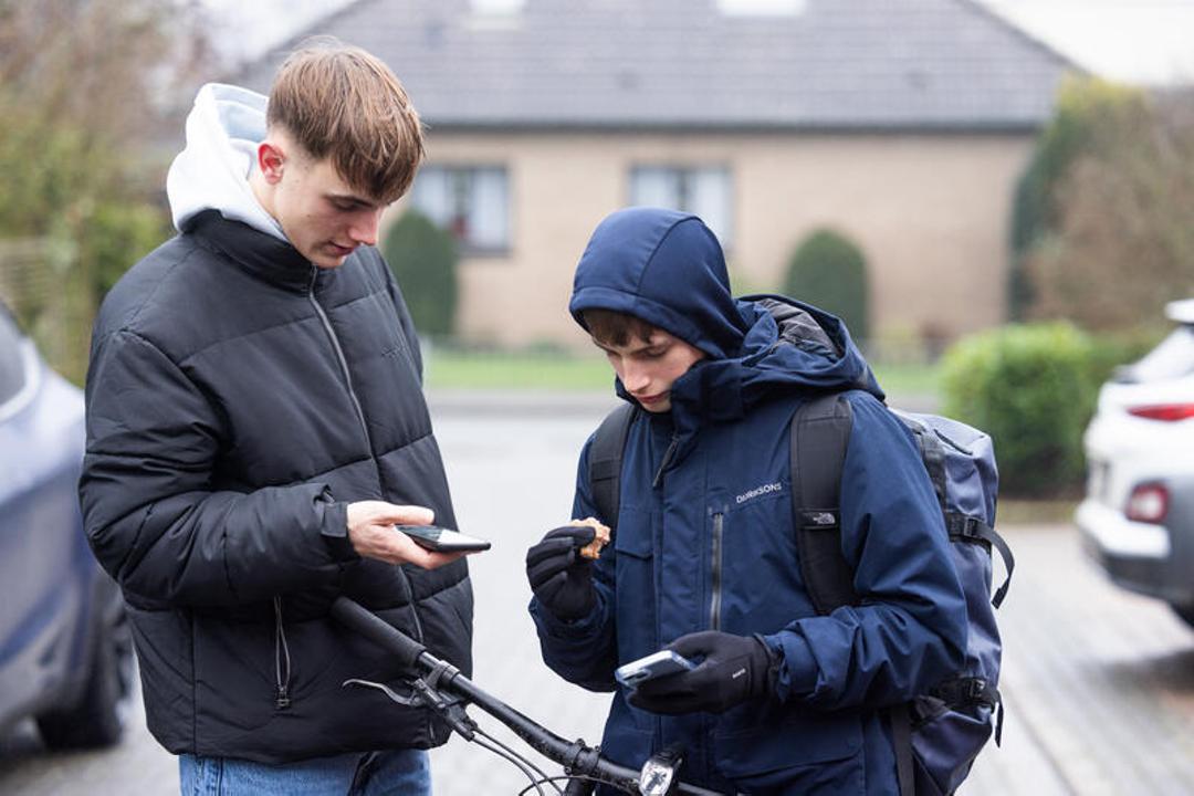 Jugendliche nutzen Medien oft über das Smartphone