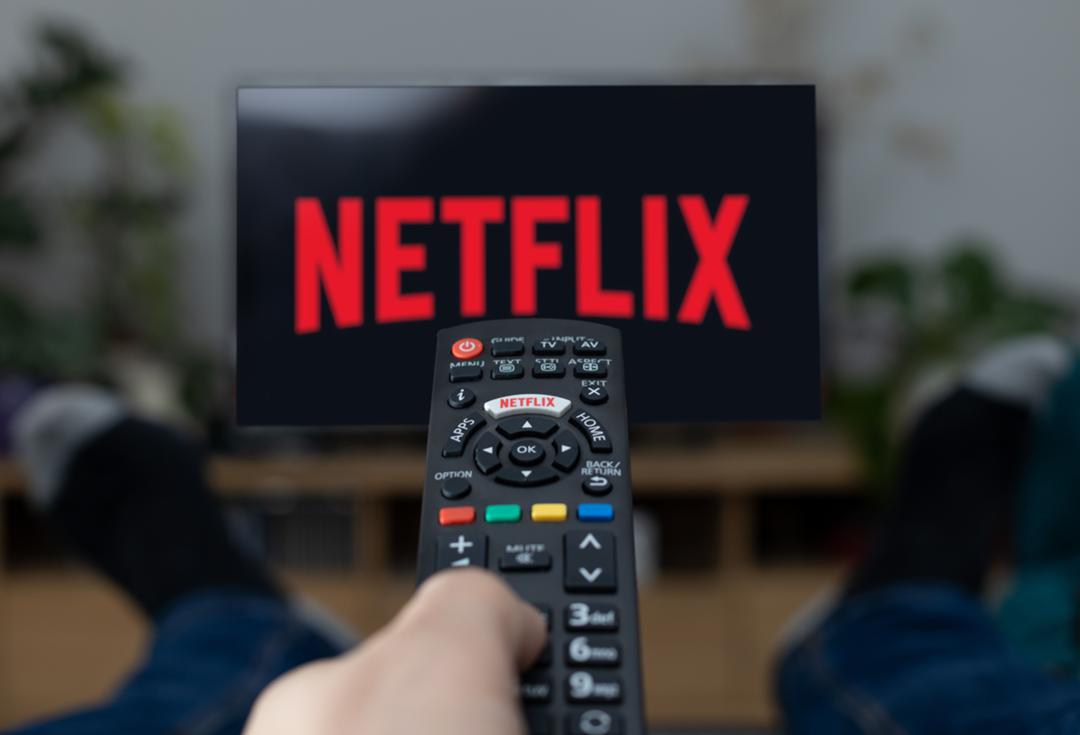 Eine "Markentaste" auf der Fernbedienung führt direkt zum Streamingdienst Netflix