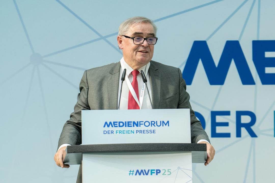 Der ehemalige Verfassungsrichter Peter Müller beim Medienforum der freien Presse im Juni
