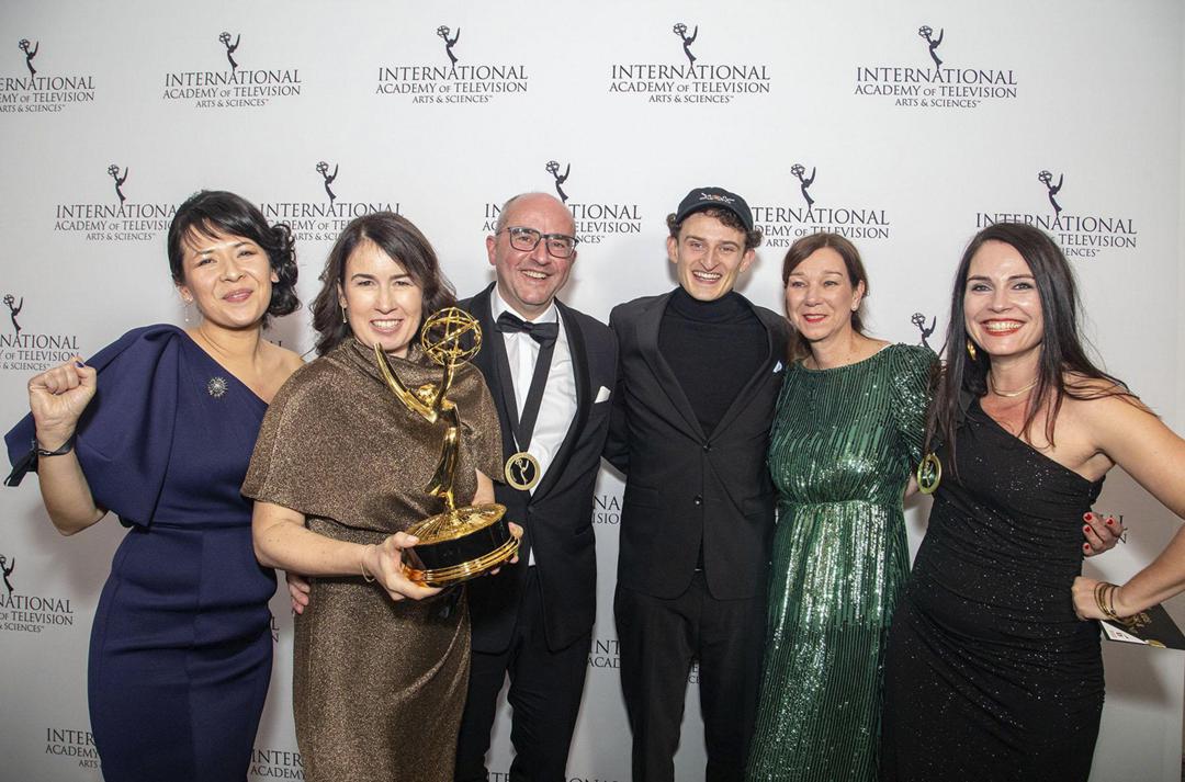 Sabine Scheuring, Andrea Gentsch, Ralf Kukula, Julian Janssen, Christina Herssebroick und  Anke Lindemann freuen (v.l.) sich über die Auszeichnung