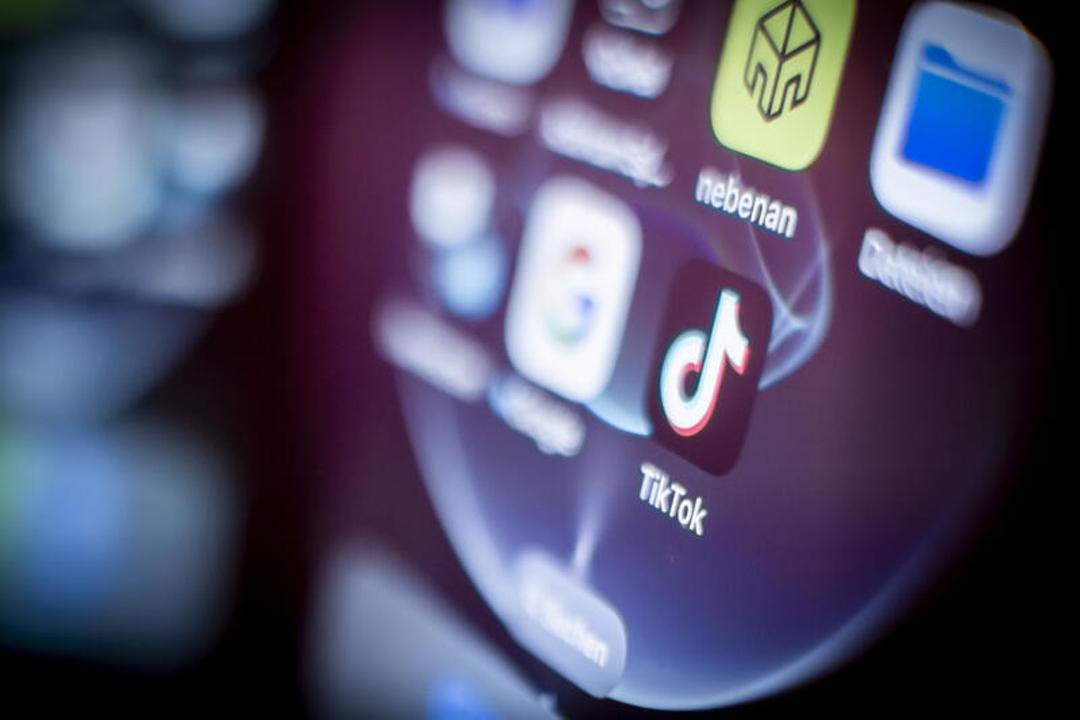 Die Algorithmen von Plattformen wie X oder Tiktok entscheiden darüber, was wahrgenommen wird