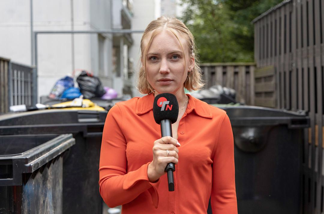Die ehrgeizige Reporterin Aga Novak (Elisa Schlott) wühlt sogar im Müll, um Berichtenswertes im Fall eines verschwundenen Mädchens zu finden