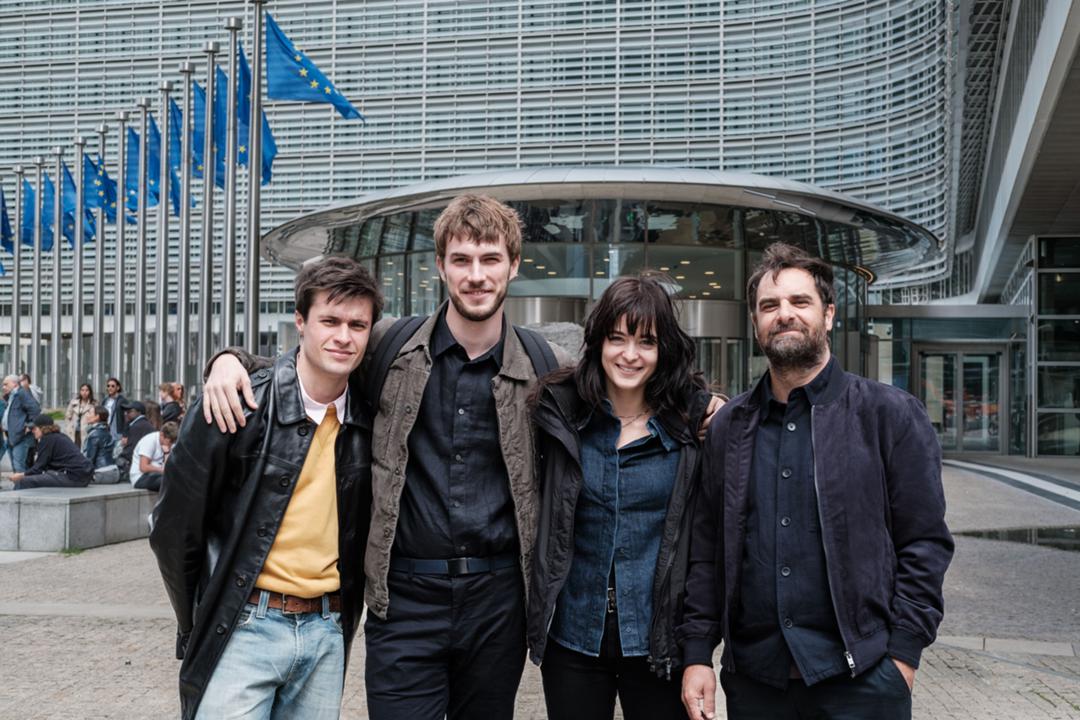 Lucas (Gijs Blom), Aaron (Felix Mayr), Delia (Céline Buckens) und Etienne (Grégory Montel, v.l.) sorgen mit ihrer Arbeit als "The Kollective" in ganz Europa für Aufsehen