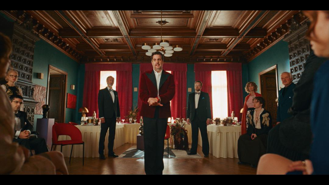 Bastian Pastewka (vorn) in "Fabian und Die mörderische Hochzeit"