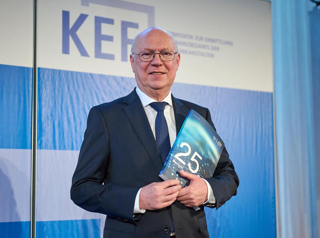 Der KEF-Vorsitzende Martin Detzel am Freitag in Berlin