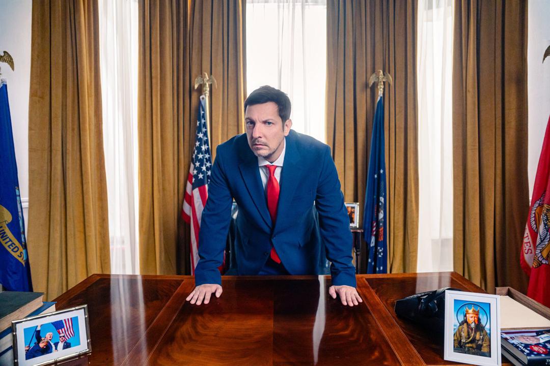 Thilo Mischke agiert als Donald Trump