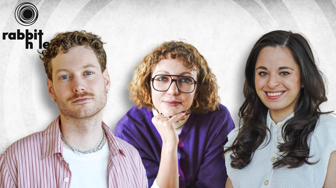 Die drei Hosts des Formats "Rabbit Hole": Johannes Runge, Ciara Cesaro-Tadic und Chiara Battaglia (von links)