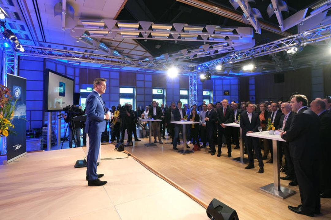 "Tagesschau"-Sprecher Jens Riewa 2019 bei der Eröffnung des neuen Nachrichtenhauses von ARD-Aktuell