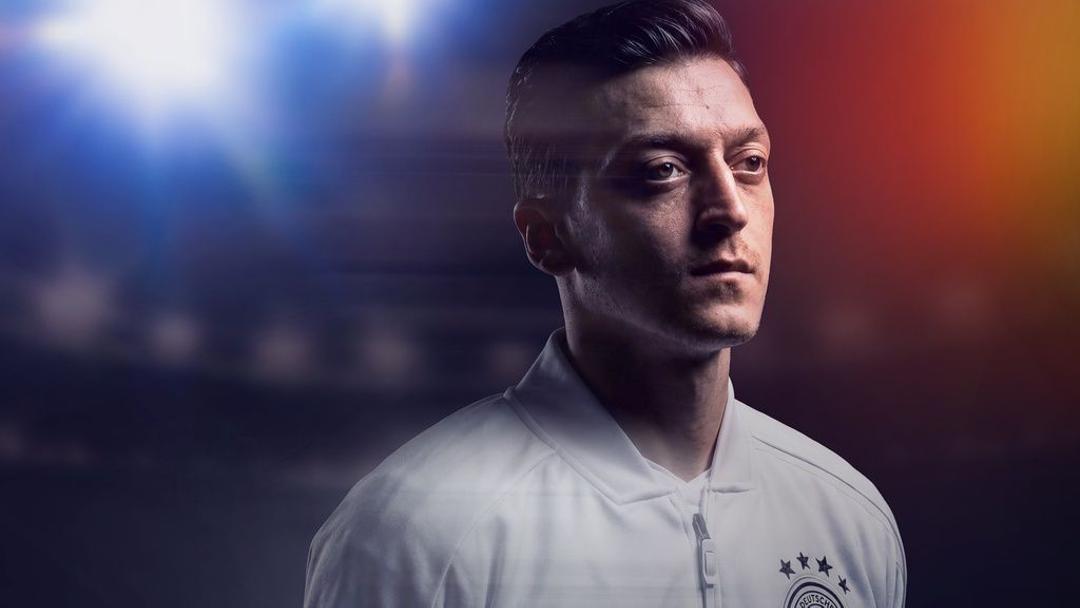 Mesut Özil im Weltmeister-Trikot