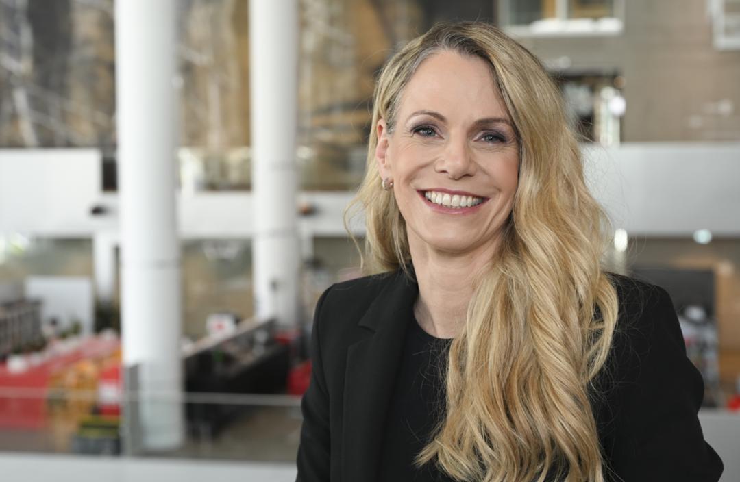 Carolin Hulshoff Pol, CEO der "Bild"-Gruppe, beim Mediengespräch 2026 in der Lounge des Axel-Springer-Neubaus