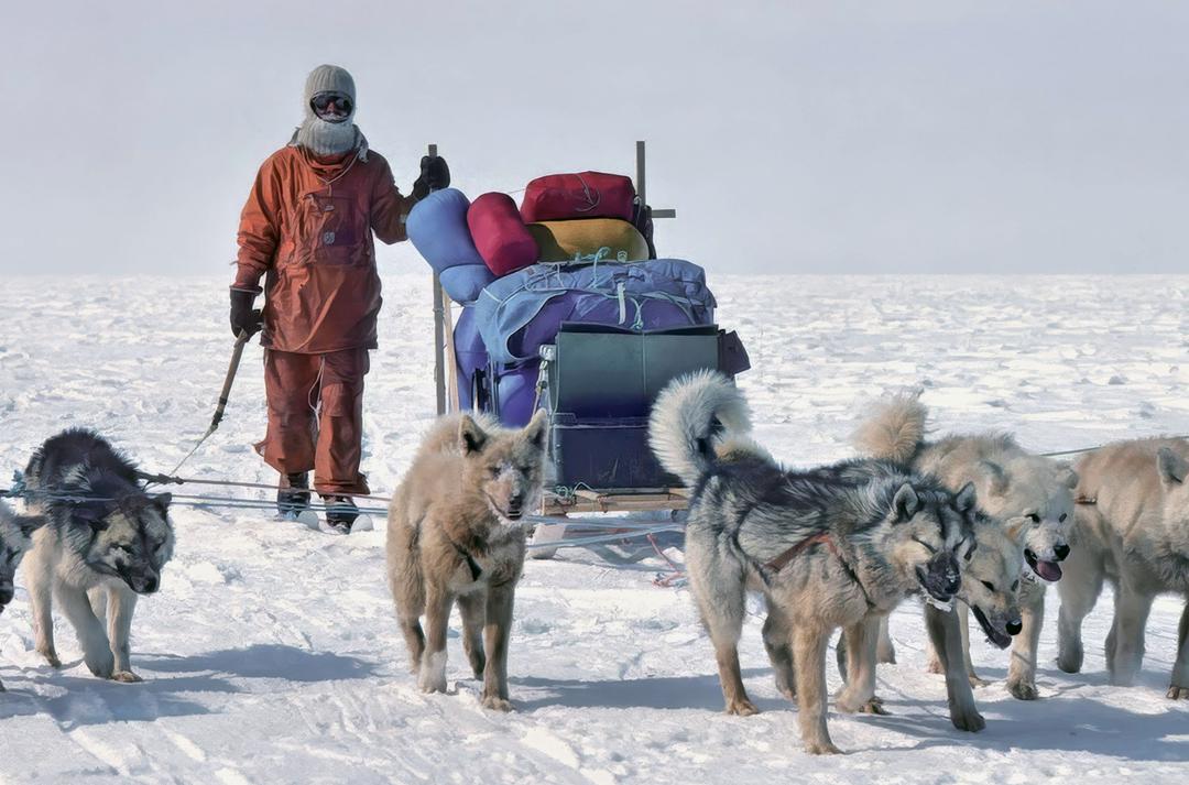 1983 durchquerte Arved Fuchs zusammen mit seinen Huskys und einem Freund Grönland