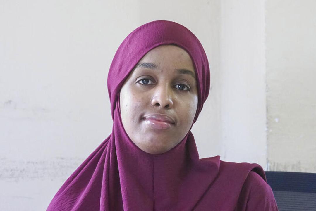 Farhio Mohamed Hussein ist Chefredakteurin von "Bilan Media", einer Frauenredaktion in Mogadischu