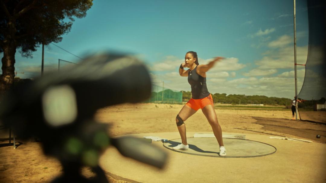 Kugelstoßerin Yemisi Ogunleye beim Training