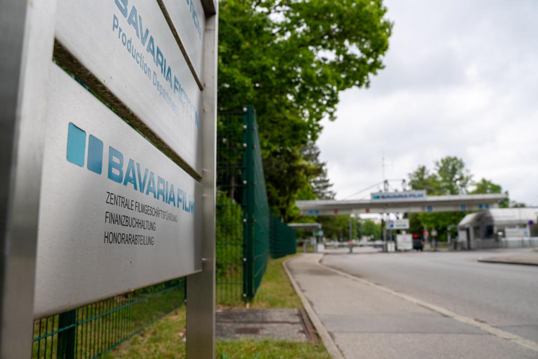 Eingang zum Gelände der Bavaria Film in Geiselgasteig