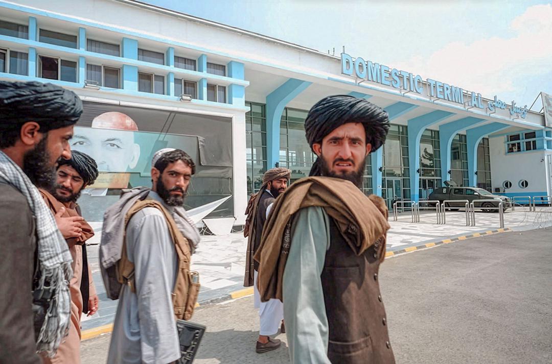 Taliban am Flughafen von Kabul
