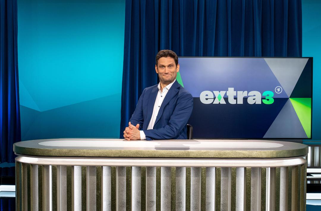 Christian Ehring im Studio von "Extrra 3"