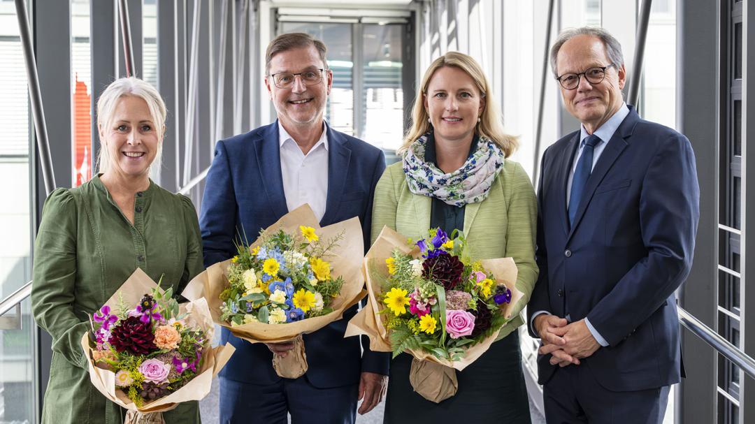 Susanne Ganster, René Nohr und Sarina Pfründer (von links) bilden den Vorsitz des neuen SWR-Rundfunkrats (rechts: Intendant Kai Gniffke)