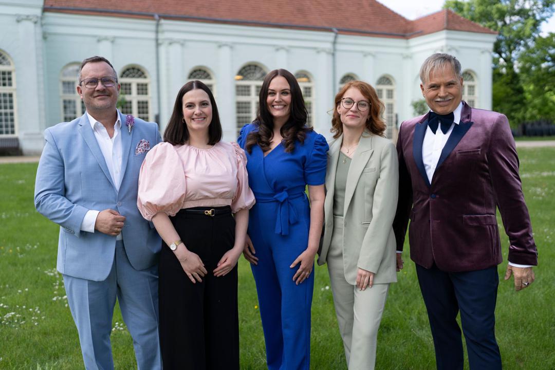 Marco Fuß, Amelie Borges, Madeleine Bolz, Marie Mika und "Froonck" (von links) stellen sich dem "Duell der Hochzeitsprofis" im ZDF