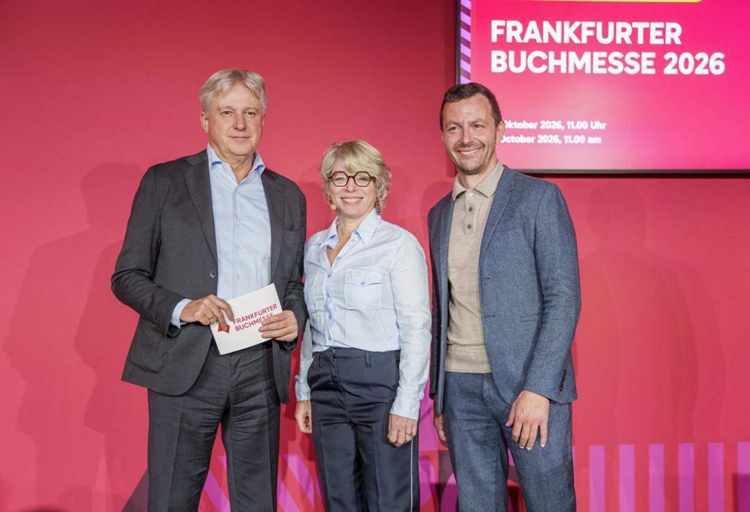 Juergen Boos, Direktor der Frankfurter Buchmesse, Historikerin Jill Lepore und Sebastian Guggolz, Vorsteher des Börsenvereins des Deutschen Buchhandels, am Dienstag in Frankfurt (v.l.n.r.)