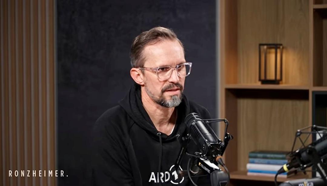 Florian Hager im Podcast von Paul Ronzheimer