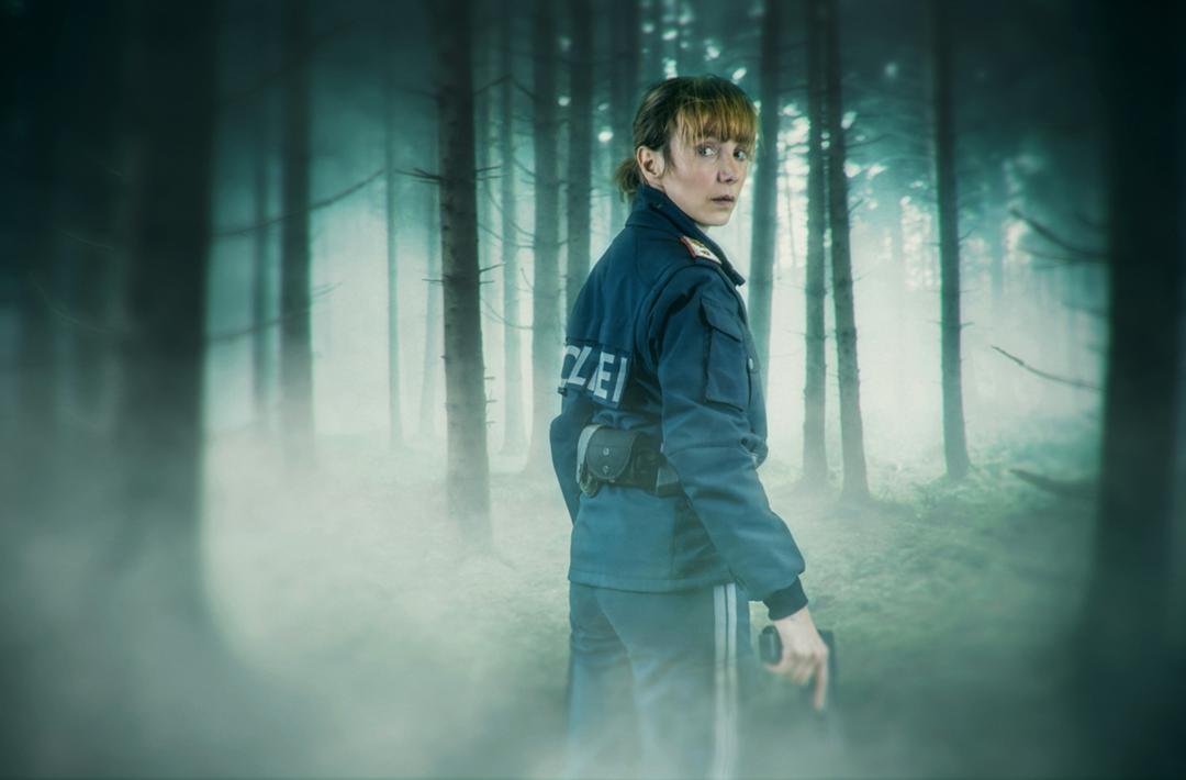 Polizistin Pia Kraus (Julia Koschitz) möchte das mysteriöse Verschwinden ihrer 17-jährigen Nichte Amelie aufklären