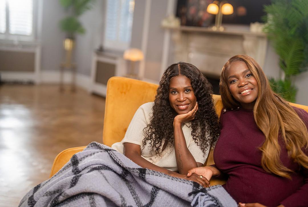 Die Schwestern Motsi (links) und Oti Mabuse sind die Protagonistinnen der WDR-Doku "Motsi & Oti - Meet the Mabuses"